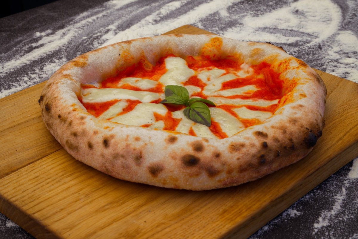 Neapolitanische Pizza vom Gasgrill - BABOSSA